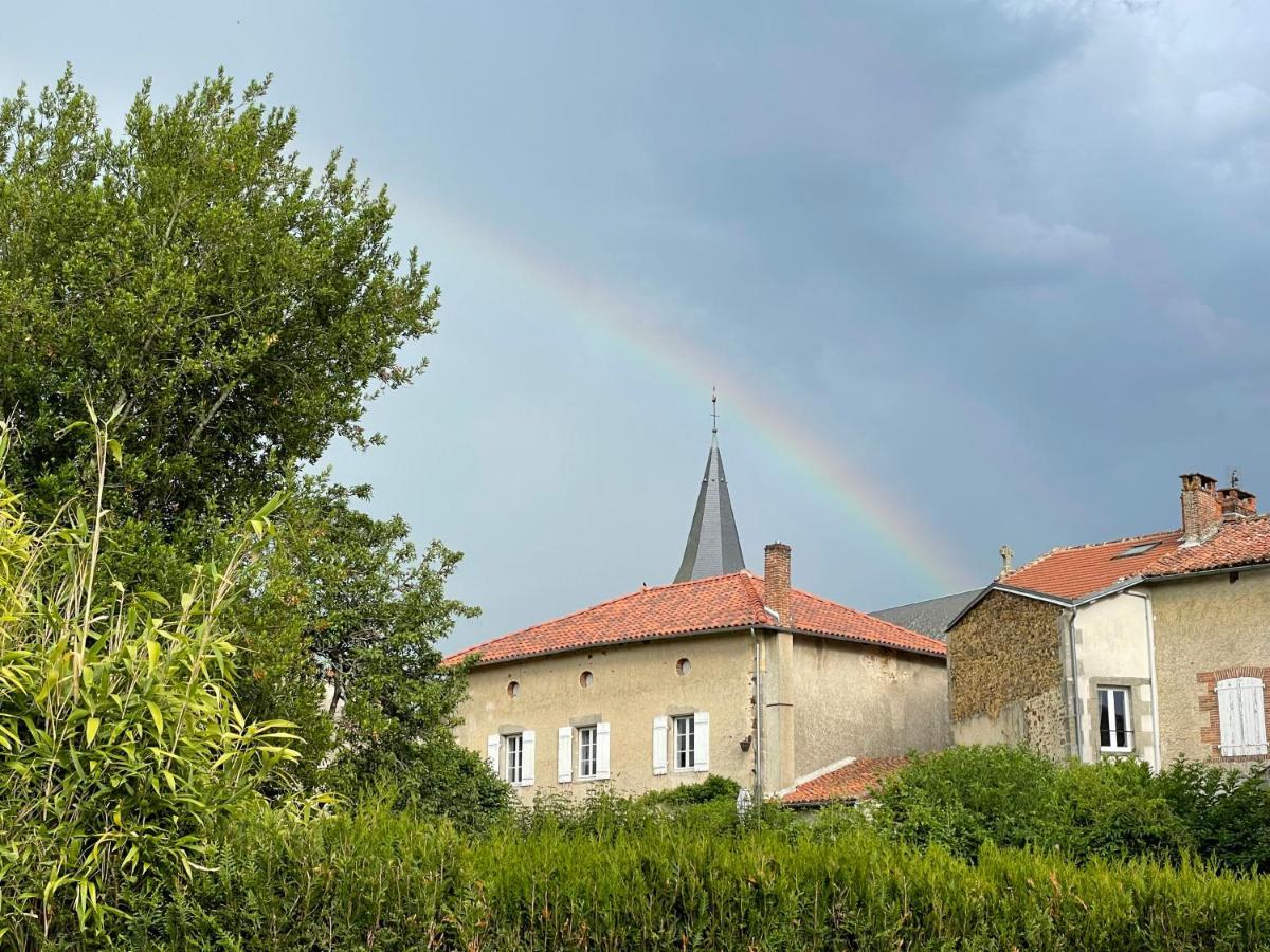 Mezieres-sur-Issoire Maison Hirondelles Hotes B&B 외부 사진